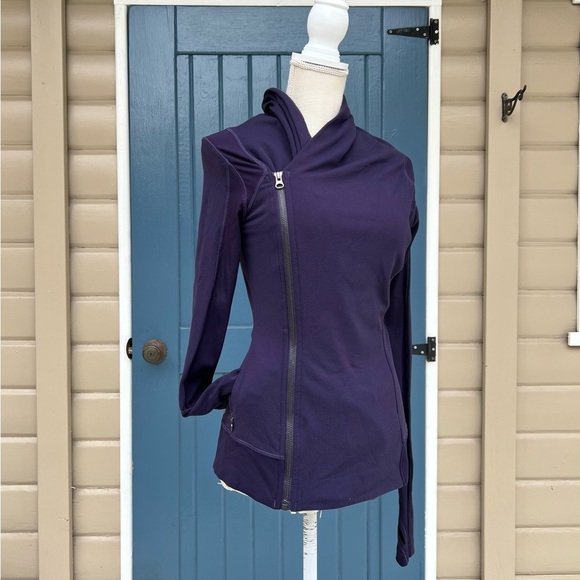 Lululemon Bhakti Yoga Jacket
Black Grape Women’s Size 6 - Picture 3 of 10